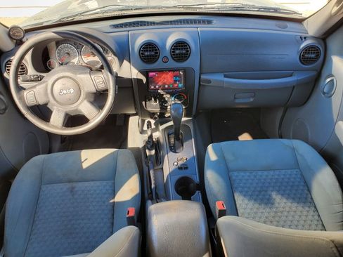 Used 2005 Jeep Liberty Sport image 28