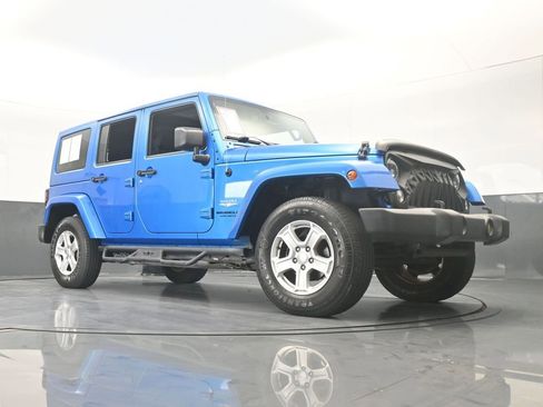 Used 2015 Jeep Wrangler Unlimited Sahara w/ Dual Top Group image 54