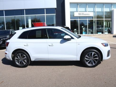 Used 2025 Audi Q5 2.0T Premium Plus image 2