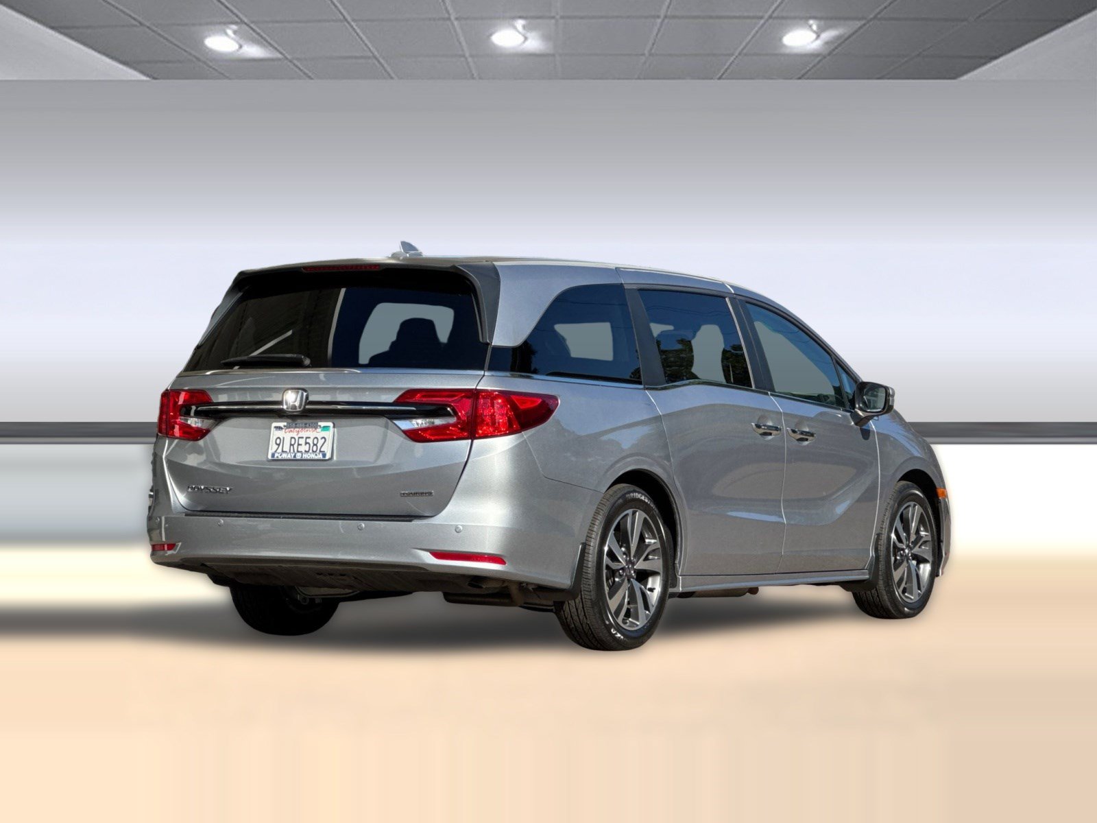 Certified 2024 Honda Odyssey Touring image 9