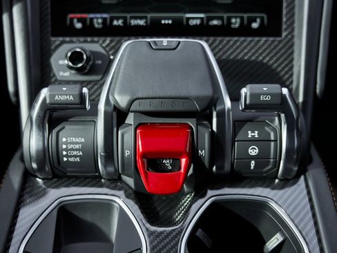 Used 2022 Lamborghini Urus image 69