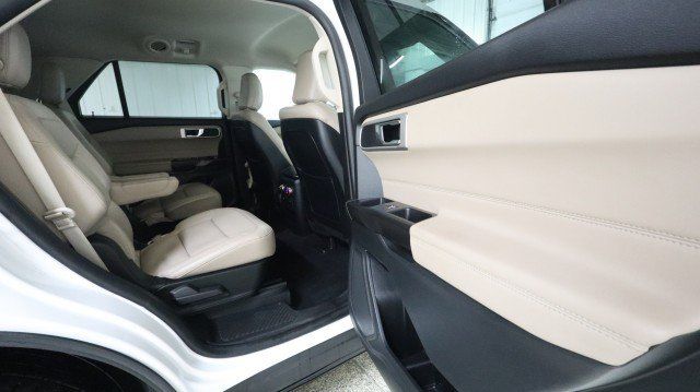 Used 2020 Ford Explorer XLT w/ Equipment Group 202A RWD image 11