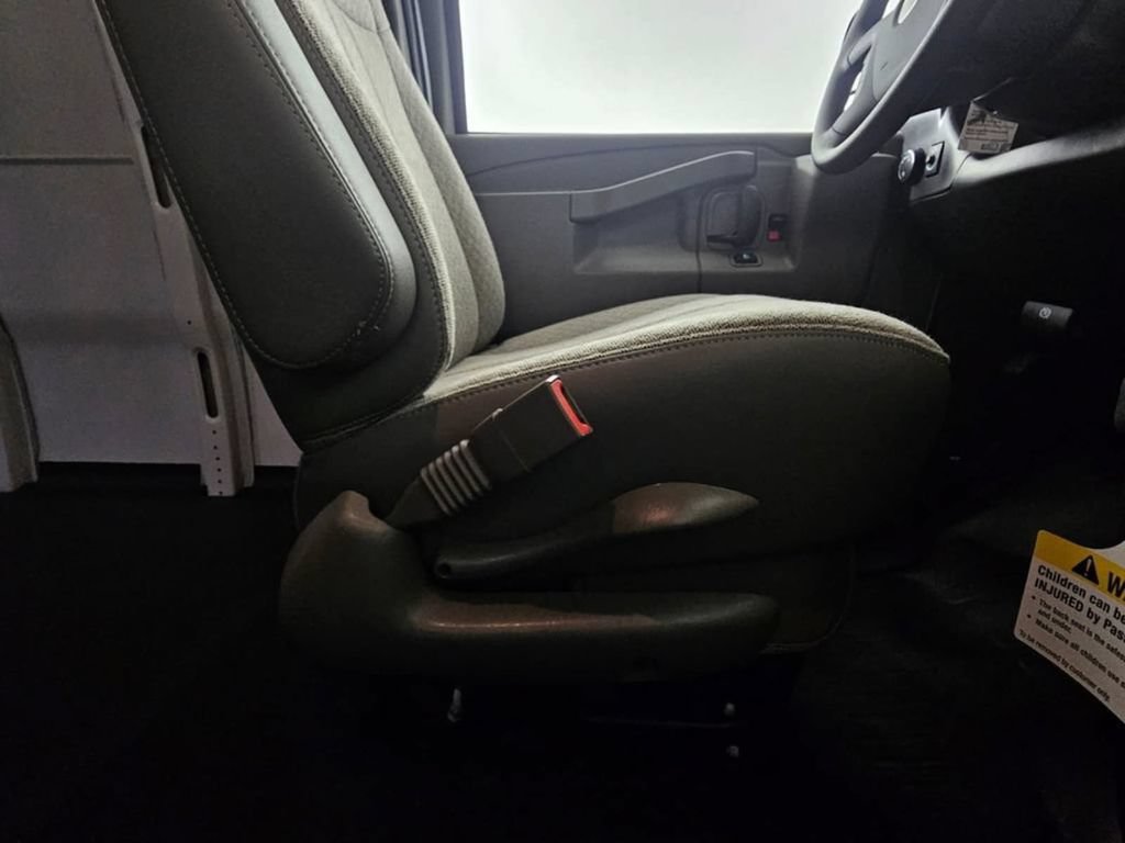 New 2025 Chevrolet Express 2500 Extended w/ Enhanced Convenience Package RWD image 20