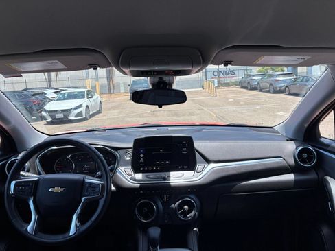 Used 2025 Chevrolet Blazer LT FWD image 29