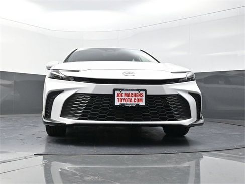 New 2026 Toyota Camry SE image 28