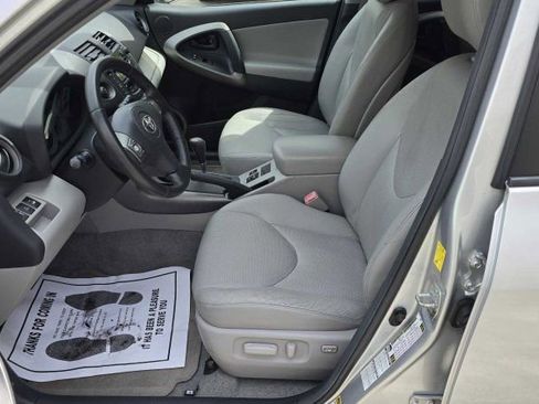 Used 2009 Toyota RAV4 Limited image 16