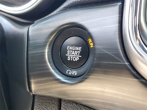 Used 2021 Jeep Grand Cherokee Laredo w/ Security & Convenience Group image 31