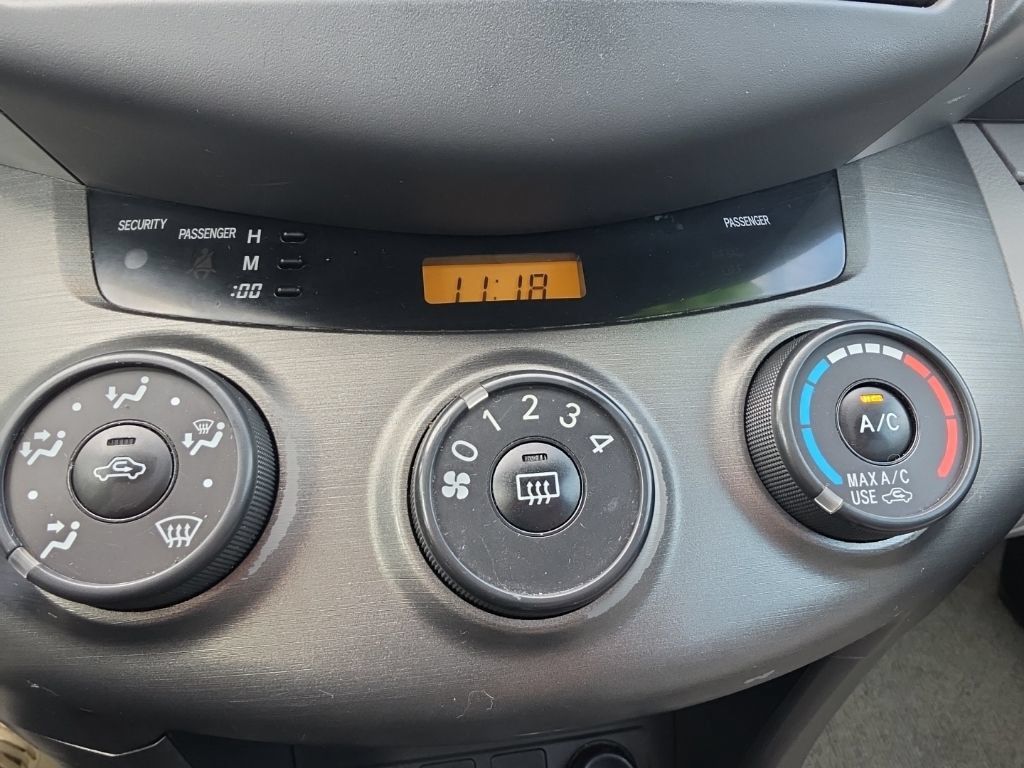 Used 2012 Toyota RAV4 4WD image 19