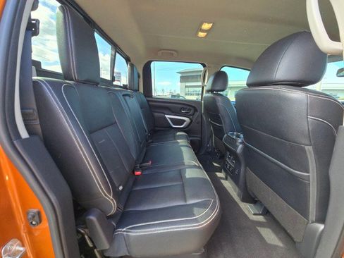 Used 2019 Nissan Titan PRO-4X w/ Pro-4x Convenience Package AWD/4WD image 15