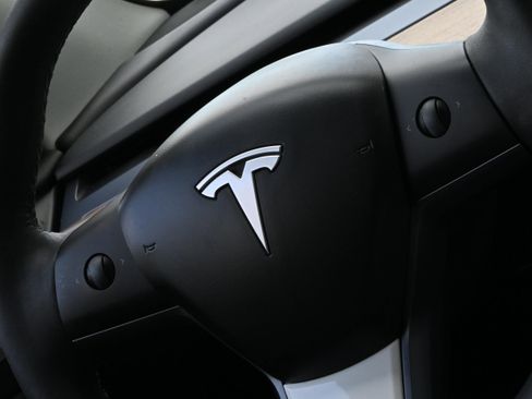 Used 2023 Tesla Model Y Long Range AWD/4WD image 20