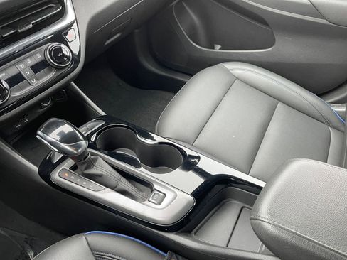 Used 2025 Buick Envista Sport Touring image 40