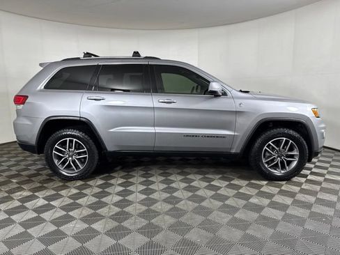 Used 2020 Jeep Grand Cherokee Laredo w/ Quick Order Package 2BN North AWD/4WD image 2
