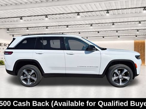 New 2026 Jeep Grand Cherokee Limited RWD image 11