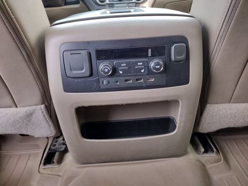 Used 2018 Chevrolet Tahoe Premier AWD/4WD image 10