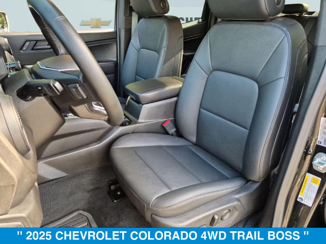 Used 2025 Chevrolet Colorado Trail Boss AWD/4WD image 15