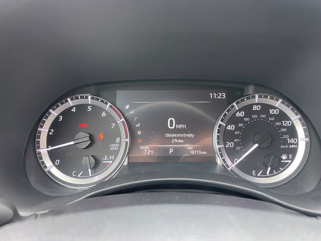 Used 2023 Toyota Highlander L AWD/4WD image 10