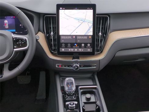 New 2026 Volvo XC60 B5 Plus w/ Protection Package Premier image 15