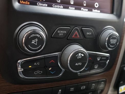 Used 2018 RAM 3500 Laramie w/ Cold Weather Group AWD/4WD image 28