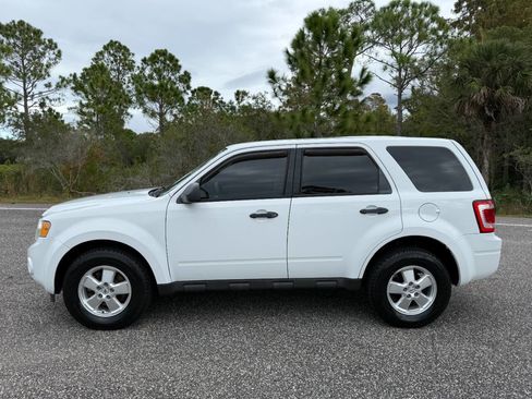Used 2011 Ford Escape XLS w/ 101A Rapid Spec Order Code image 2