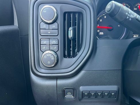 Used 2024 GMC Sierra 2500 Pro AWD/4WD image 18