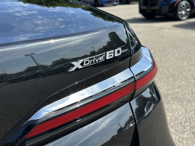 Certified 2023 BMW i7 xDrive60 AWD/4WD image 16