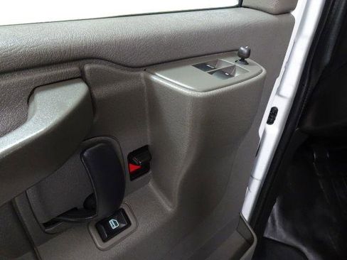 Used 2021 GMC Savana 2500 w/ Driver Convenience Package image 21