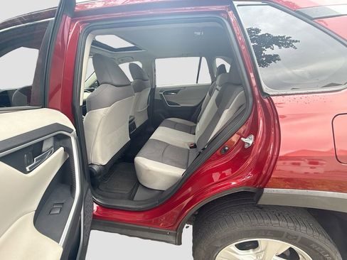 Used 2019 Toyota RAV4 XLE FWD image 26