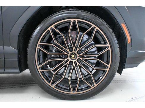 Used 2025 Lamborghini Urus SE image 36