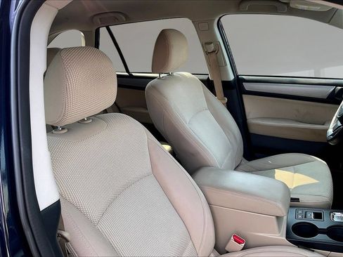 Used 2018 Subaru Outback 2.5i Premium AWD/4WD image 26