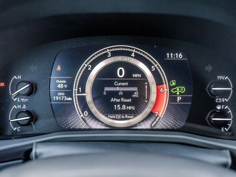 Used 2023 Lexus LX 600 4WD w/ Luxury Package image 9