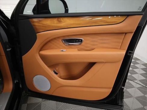 New 2025 Bentley Bentayga image 26