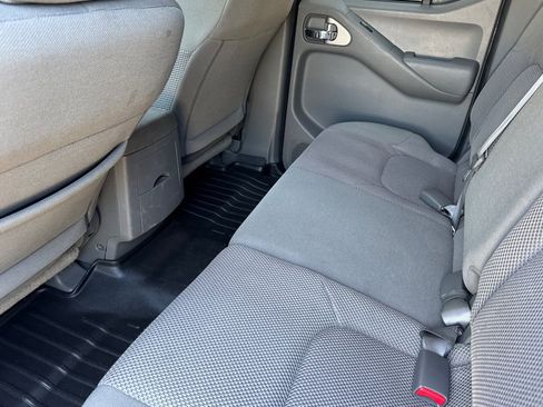 Used 2020 Nissan Frontier SV w/ Midnight Edition Floor Mats AWD/4WD image 14