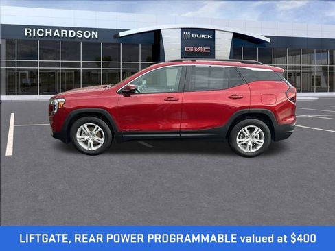 Used 2022 GMC Terrain SLE w/ Driver Convenience Package image 5