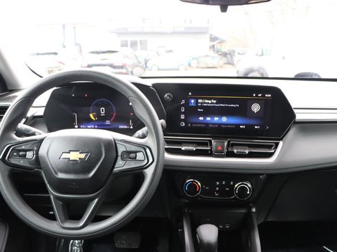 Used 2025 Chevrolet TrailBlazer LT image 17