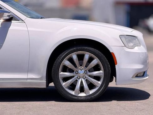 Used 2019 Chrysler 300 Limited RWD image 19