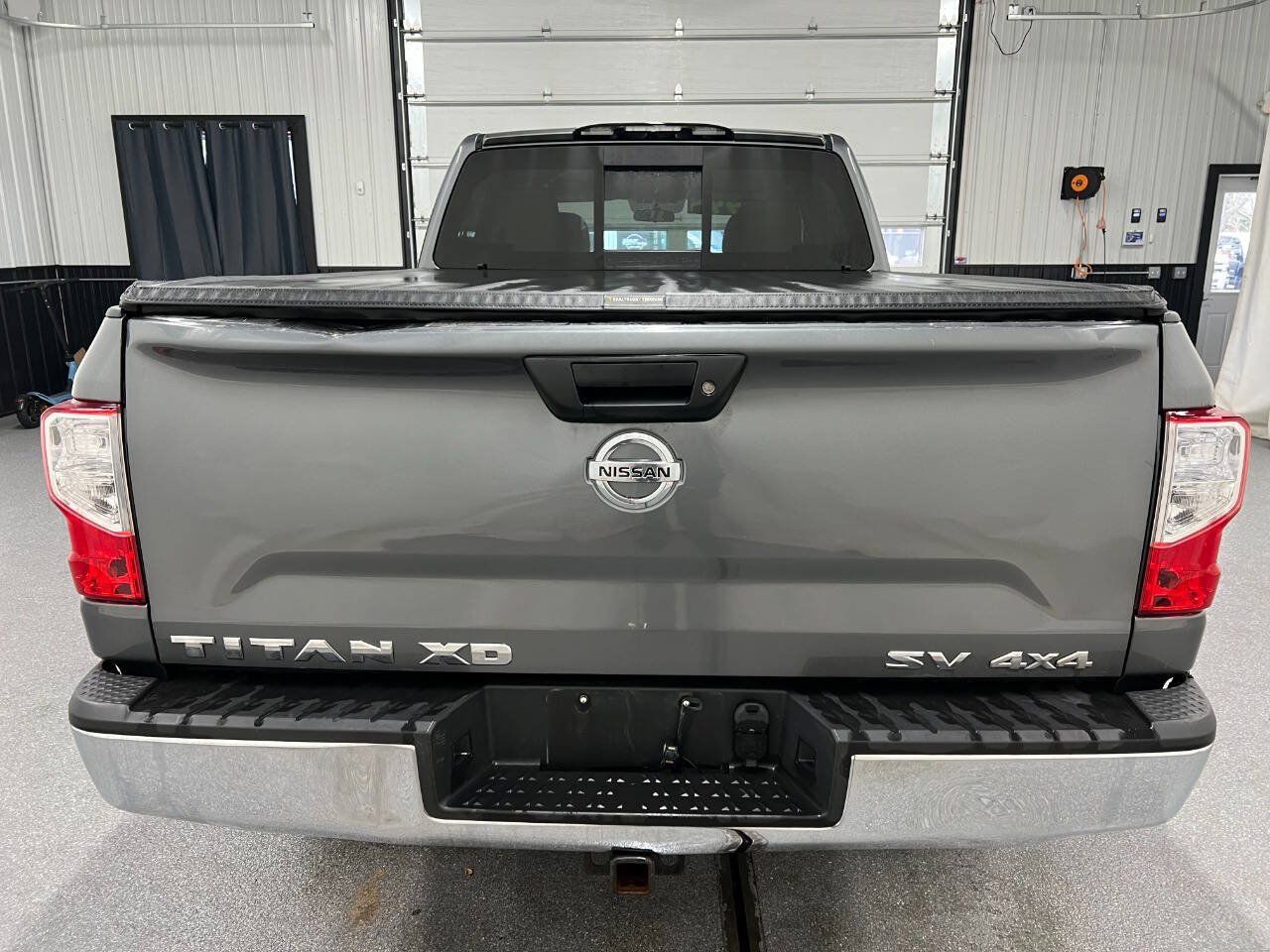 Used 2017 Nissan Titan SV AWD/4WD image 5
