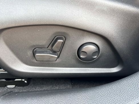 Used 2024 Jeep Compass Limited image 15