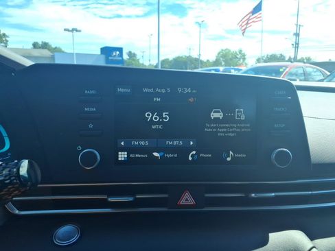 Used 2026 Hyundai Elantra Hybrid FWD image 24