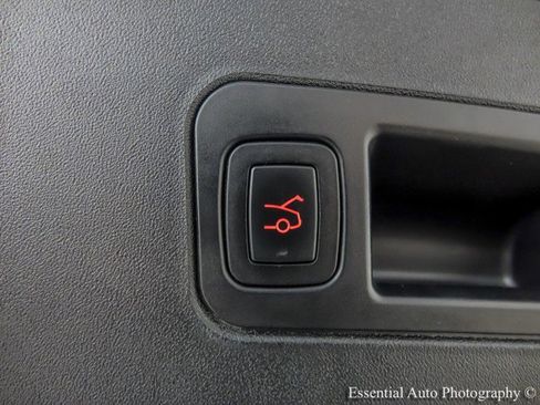 Used 2020 Tesla Model S Long Range image 37