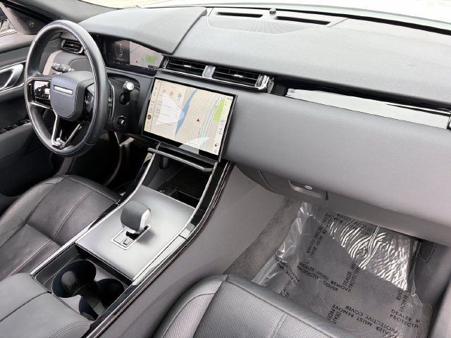 Used 2025 Land Rover Range Rover Velar Dynamic SE AWD/4WD image 19