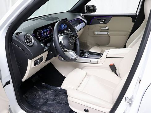 Certified 2026 Mercedes-Benz GLB 250 4MATIC image 11