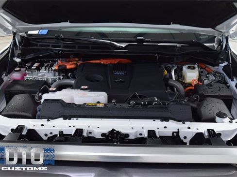 Used 2024 Toyota Tundra Limited image 26