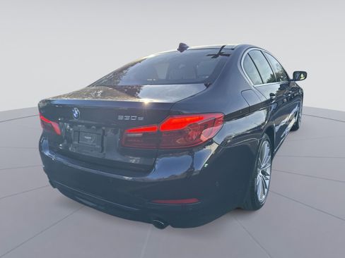 Used 2020 BMW 530e xDrive w/ Premium Package image 29