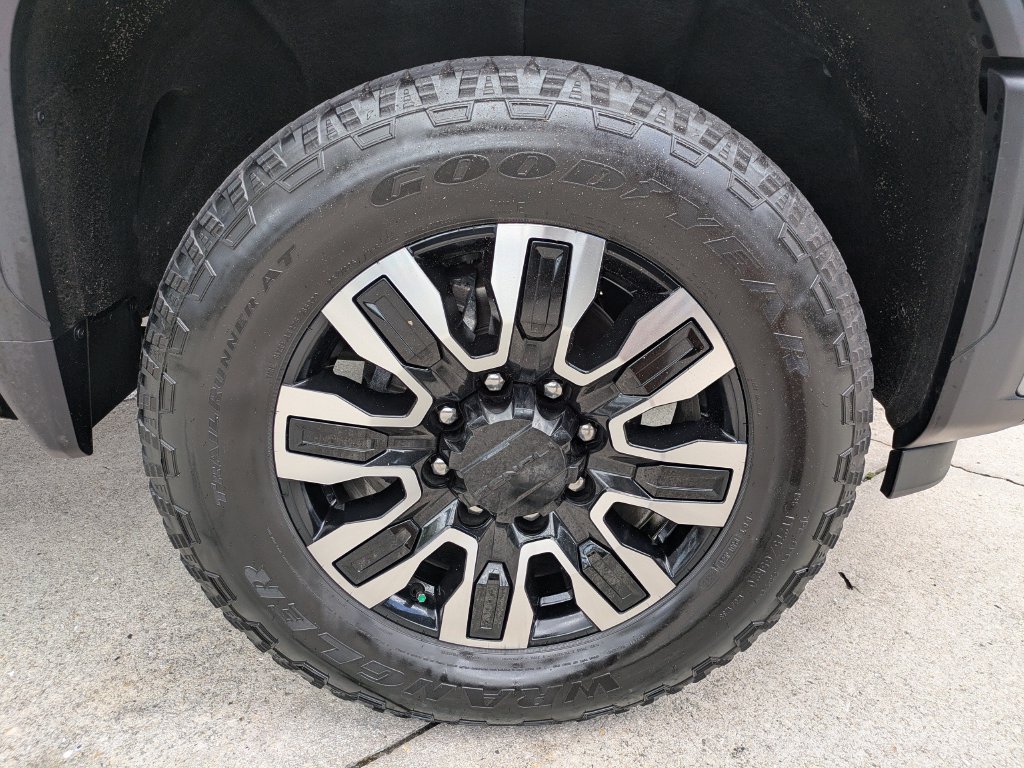 Used 2024 GMC Sierra 2500 Denali Ultimate AWD/4WD image 11