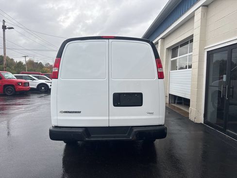Used 2019 Chevrolet Express 2500 w/ Driver Convenience Package image 7