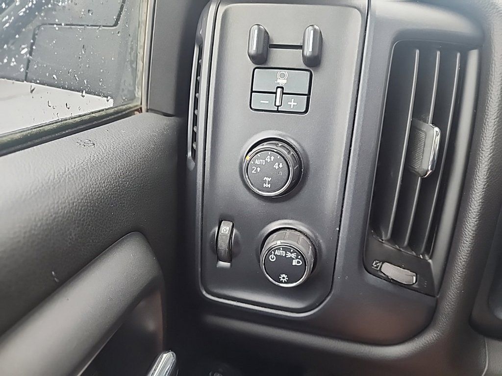 Used 2015 GMC Sierra 1500 4x4 Regular Cab image 12
