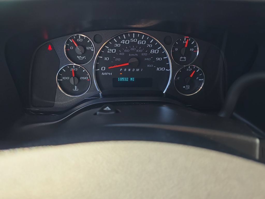 Used 2024 GMC Savana 2500 w/ Driver Convenience Package RWD image 12