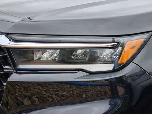Used 2023 Honda Pilot Touring image 9