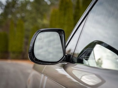 Used 2023 Land Rover Range Rover Long Wheelbase First Edition image 24