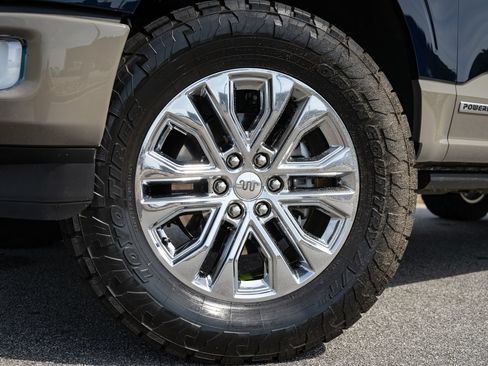 Used 2025 Ford F150 King Ranch w/ FX4 Off-Road Package AWD/4WD image 7